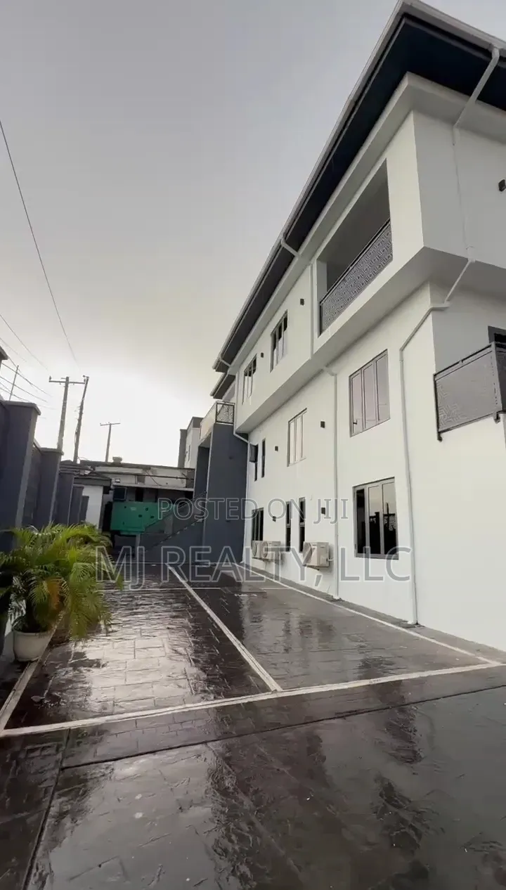 12bdrm Block of Flats in Awuse Estate, Opebi for rent