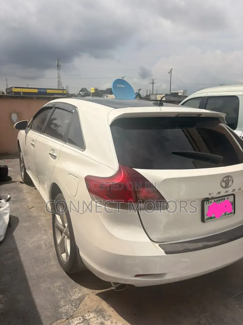 Toyota Venza XLE 2014 White