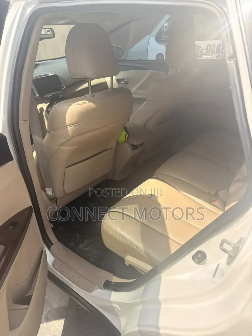 Toyota Venza XLE 2014 White