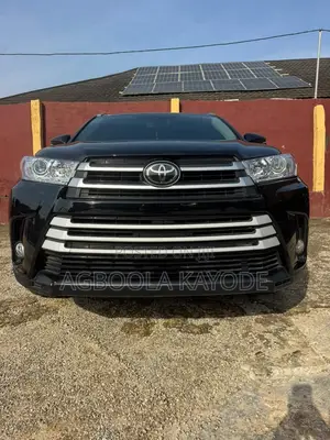 Toyota Highlander XLE 4x4 V6 (3.5L 6cyl 8A) 2018 Black