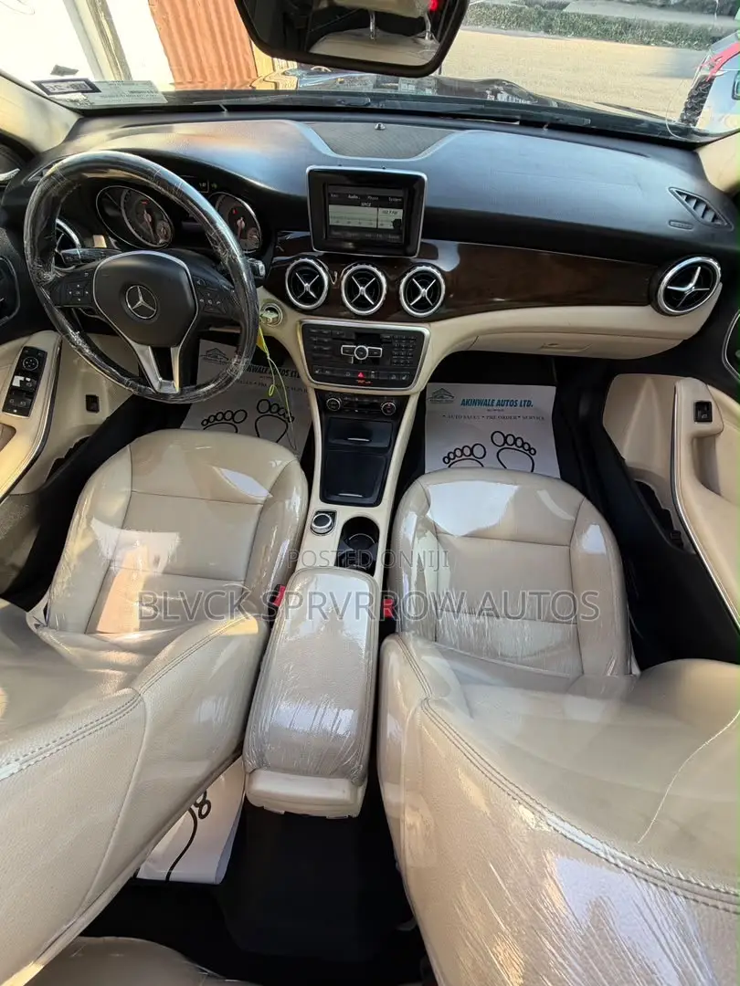 Mercedes-Benz GLA 250 2015 Black