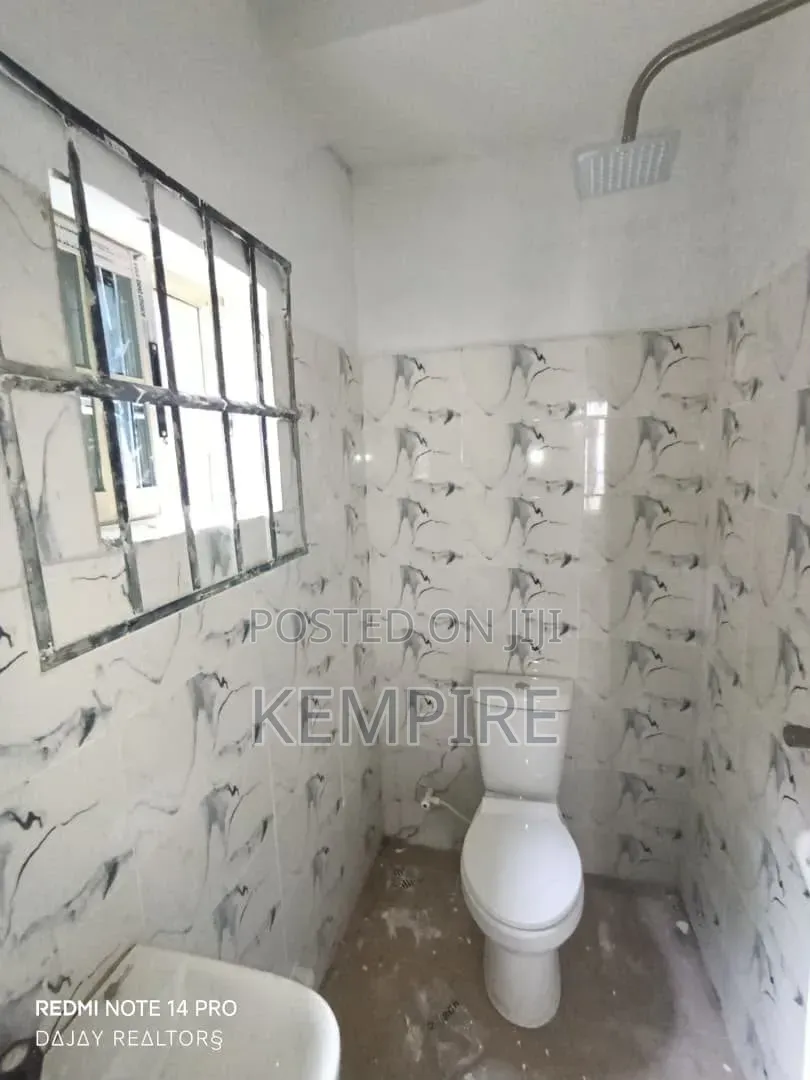 2bdrm Block of Flats in Osongama Estate, Uyo for rent