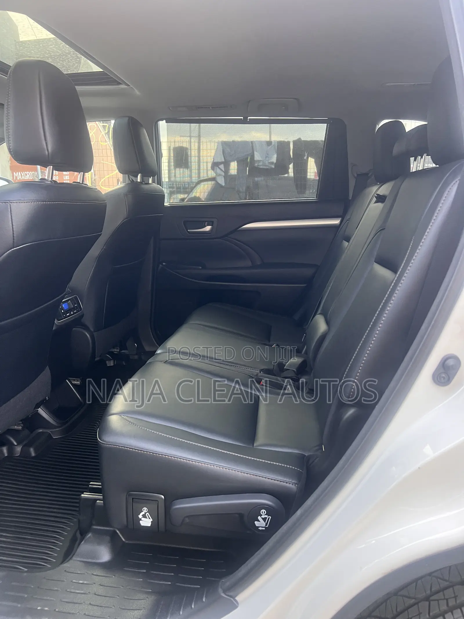 Toyota Highlander XLE 4x4 V6 (3.5L 6cyl 8A) 2017 White