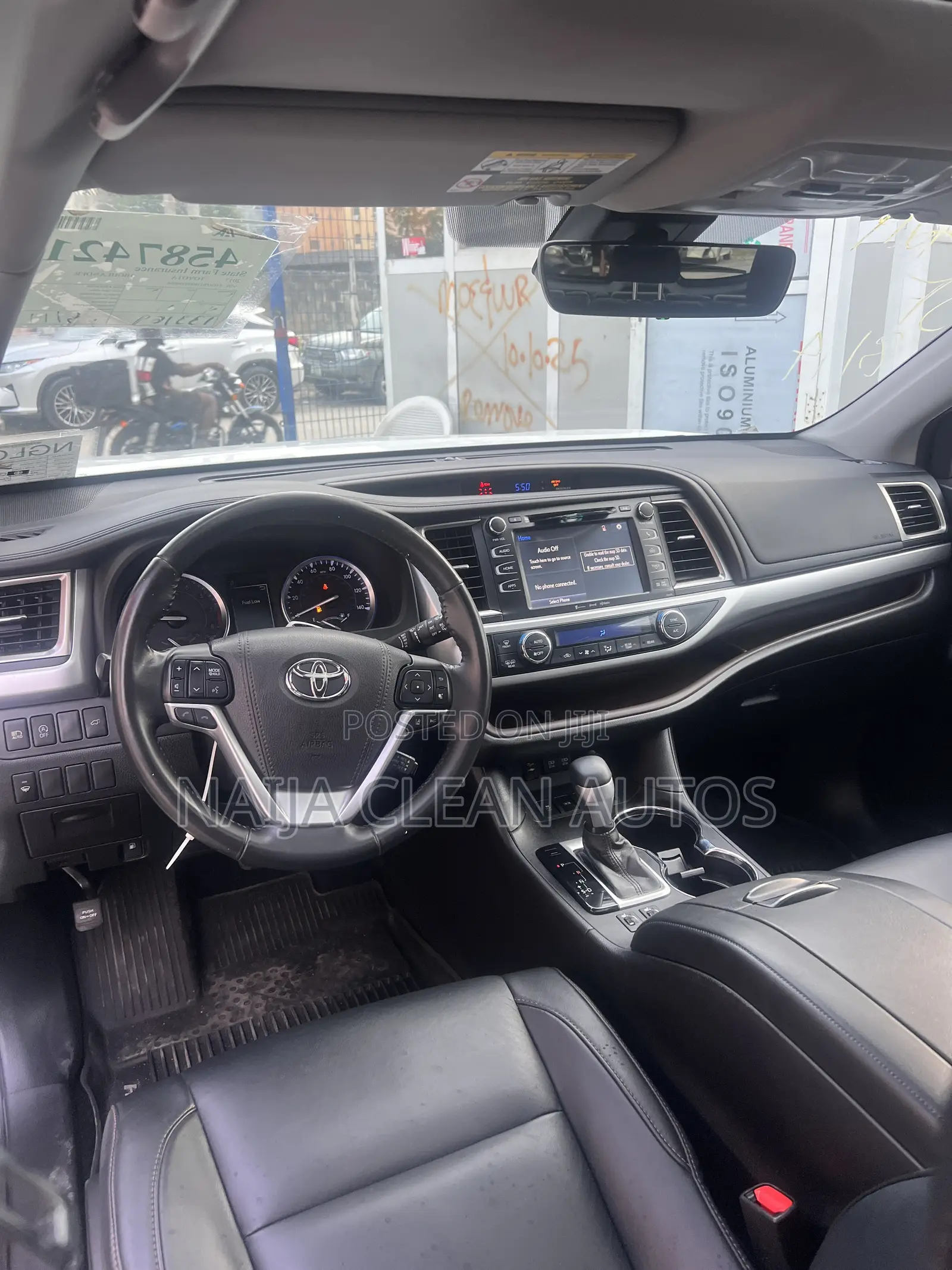 Toyota Highlander XLE 4x4 V6 (3.5L 6cyl 8A) 2017 White