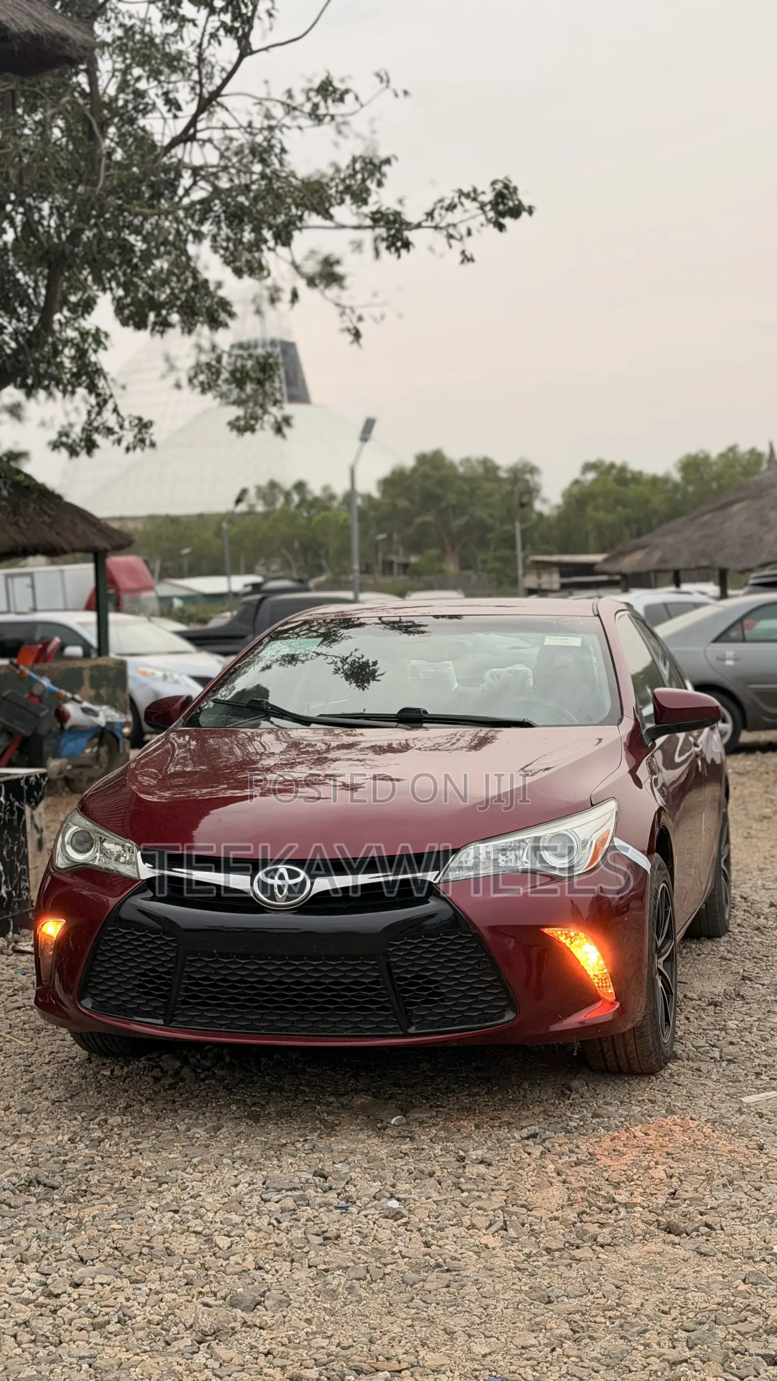 Toyota Camry XLE 4dr Sedan (2.5L 4cyl 6A) 2015 Red