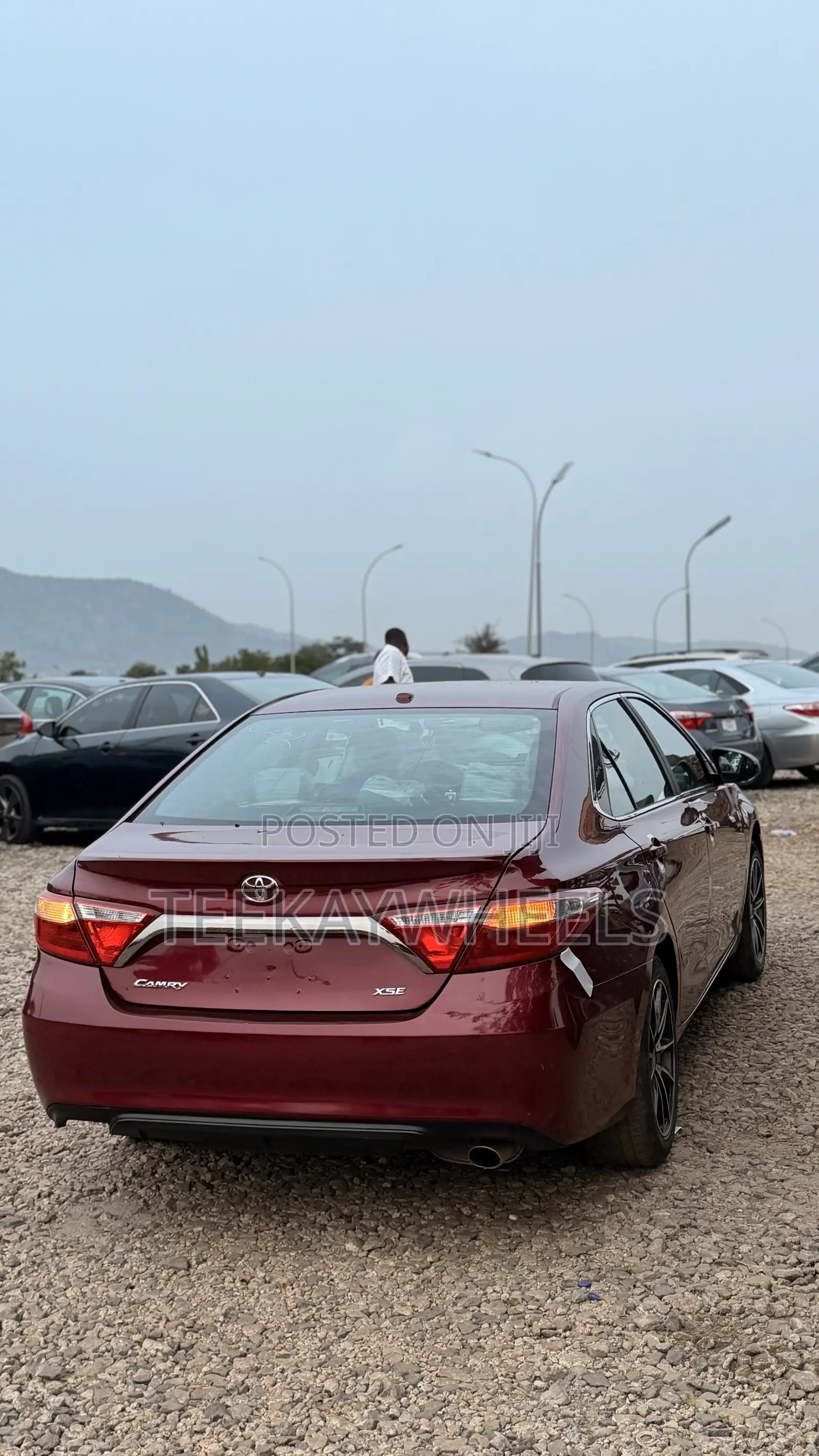 Toyota Camry XLE 4dr Sedan (2.5L 4cyl 6A) 2015 Red