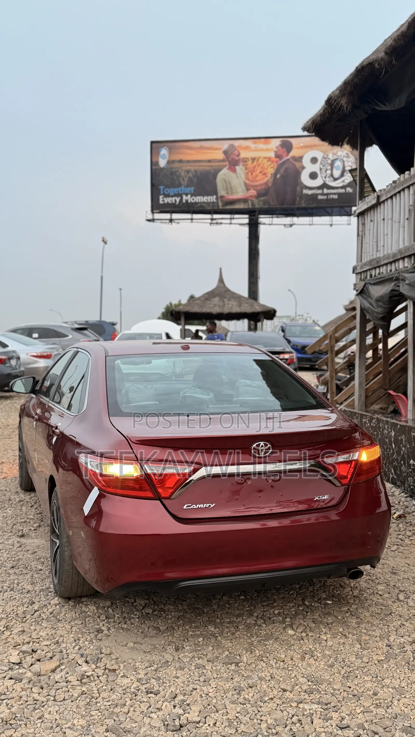 Toyota Camry XLE 4dr Sedan (2.5L 4cyl 6A) 2015 Red