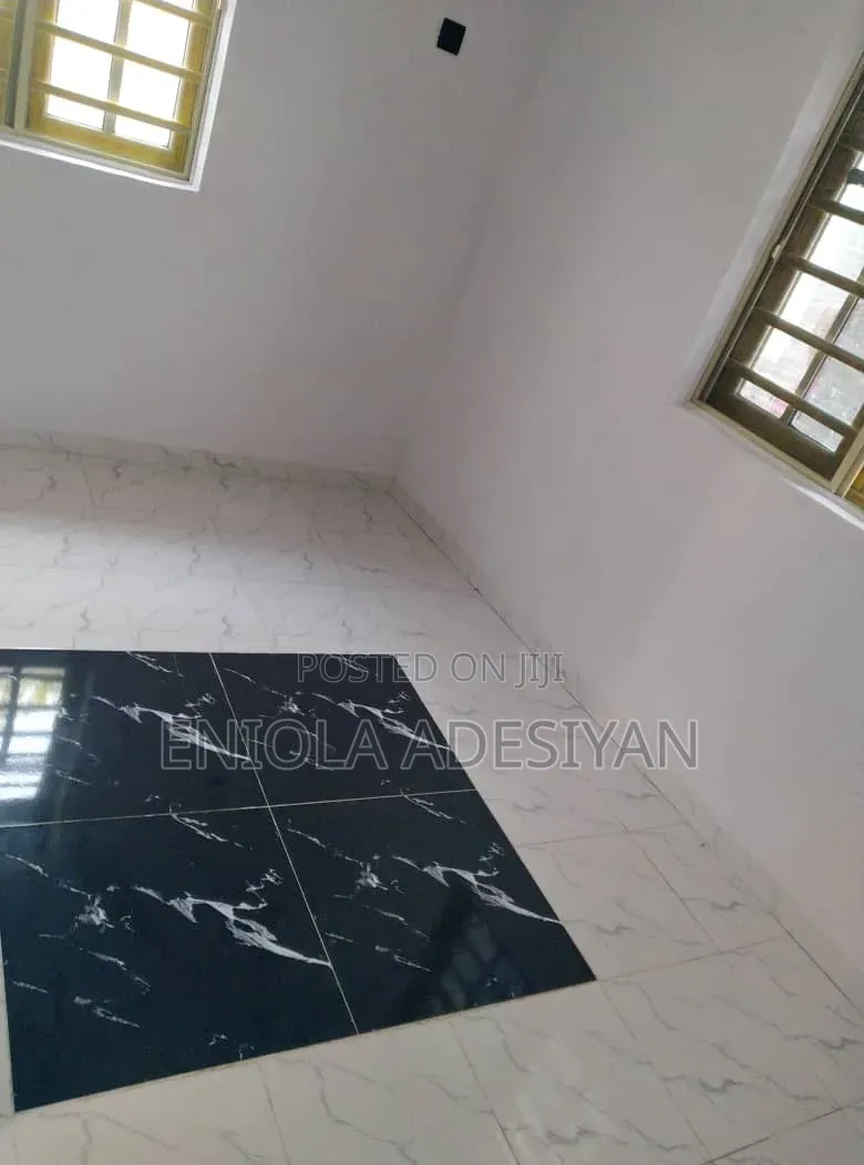 Furnished Mini Flat in Cele, Igbogbo for rent