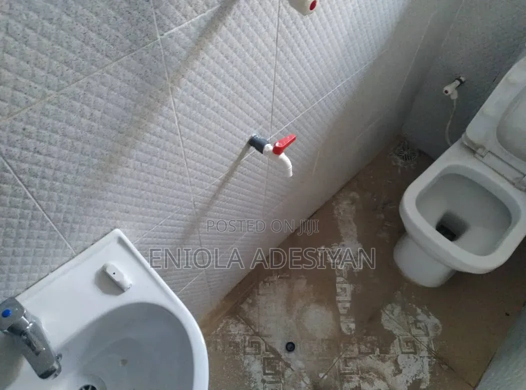 Furnished Mini Flat in Cele, Igbogbo for rent