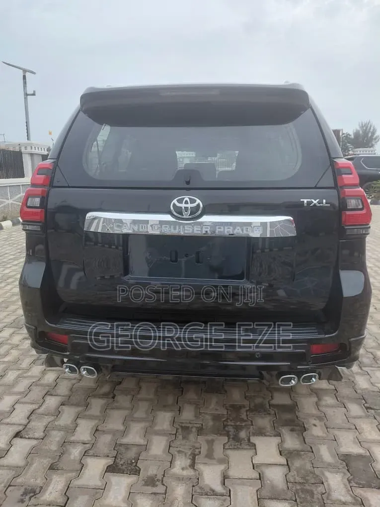 Toyota Land Cruiser Prado 2018 Black