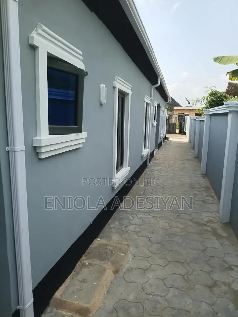 Mini Flat in Igbolomu, Agric for rent