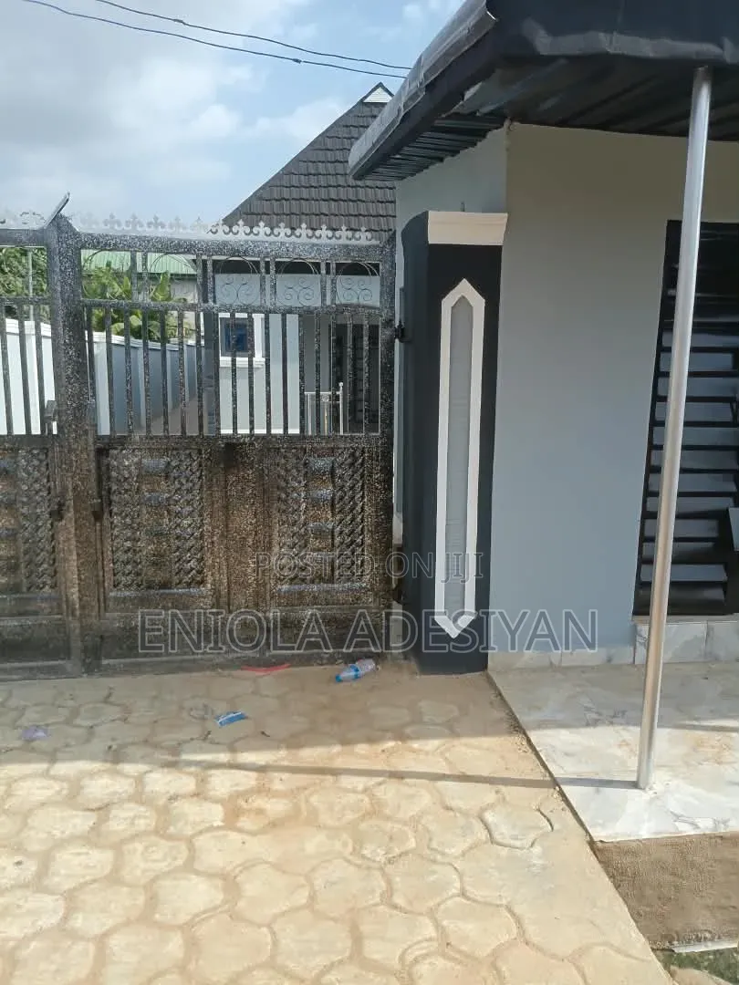 Mini Flat in Igbolomu, Agric for rent