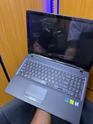 Laptop Samsung NP530U4C 8GB Intel Core i5 SSD 128GB