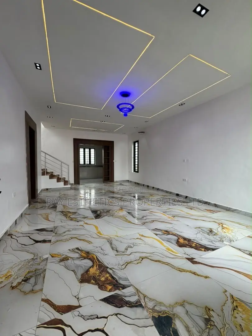 4bdrm Duplex in Lekki Palm City, Ado / Ajah for sale