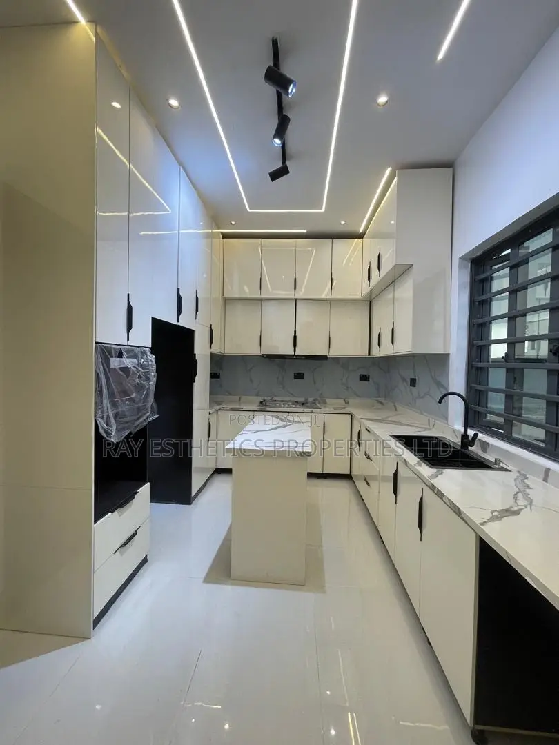 4bdrm Duplex in Lekki Palm City, Ado / Ajah for sale