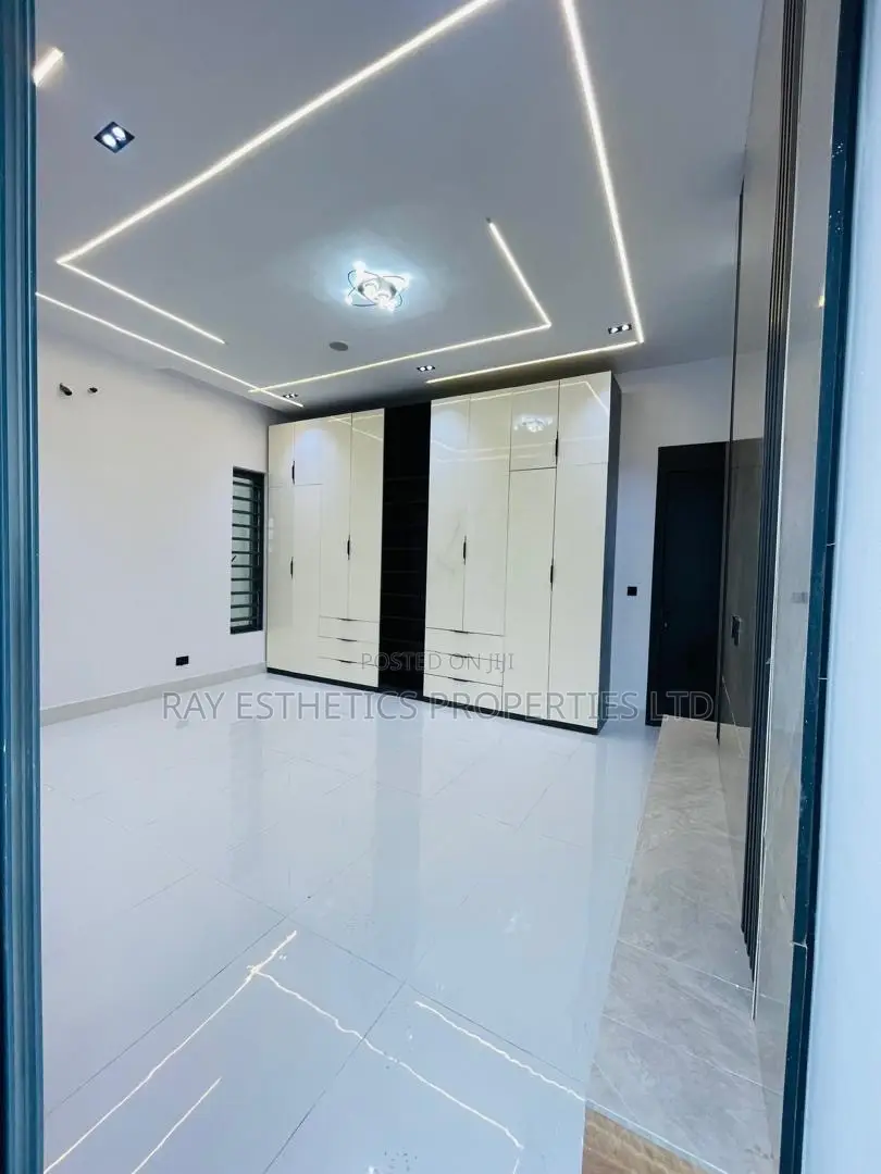 4bdrm Duplex in Lekki Palm City, Ado / Ajah for sale