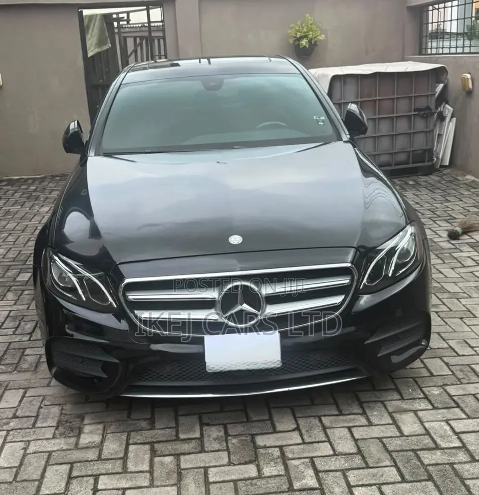 Mercedes-Benz E300 2016 Black