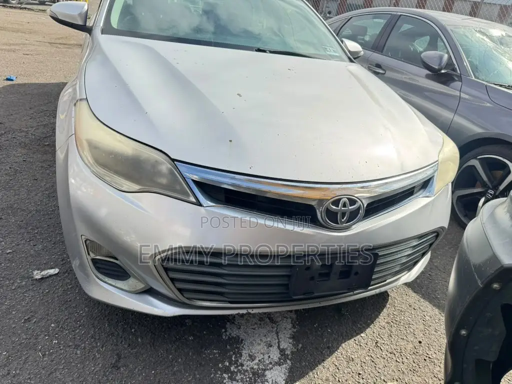 Toyota Avalon XLE 4dr Sedan (3.5L 6cyl 6A) 2014 Silver