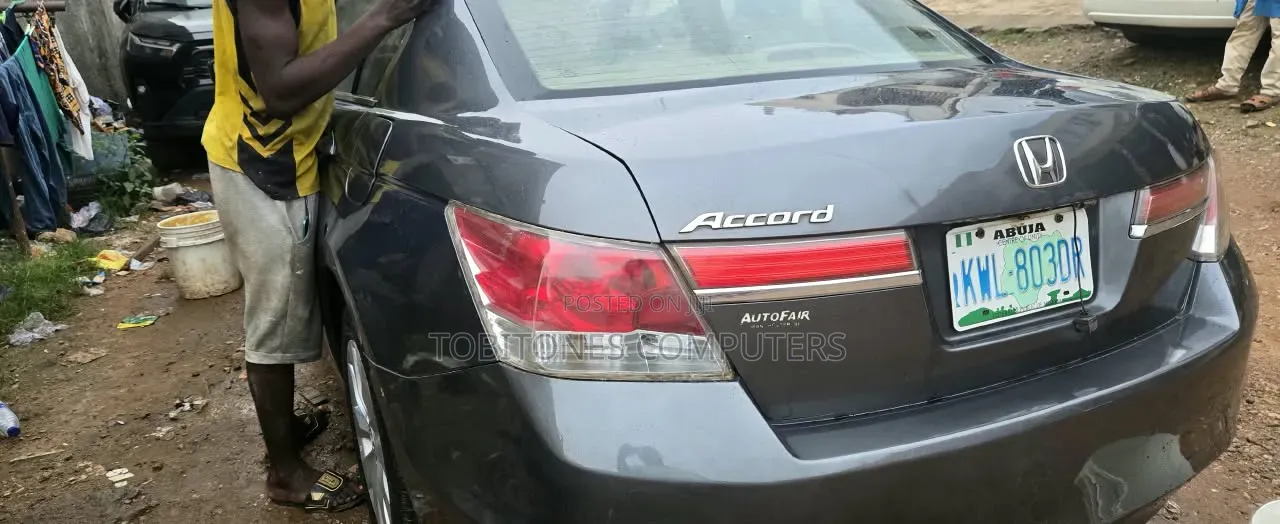 Honda Accord 2.0 Sedan 2012 Gray