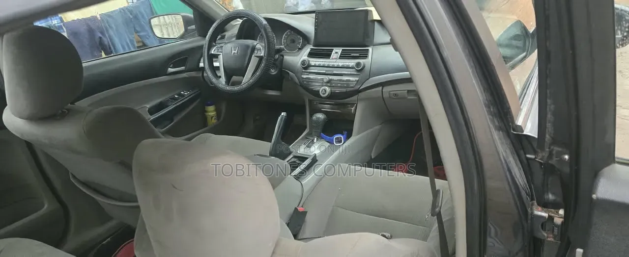 Honda Accord 2.0 Sedan 2012 Gray