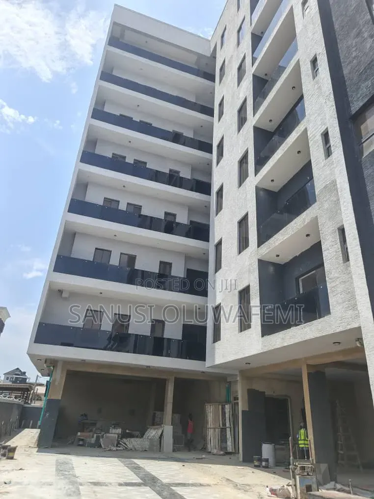 2bdrm Block of Flats in Lekki Phase 1 for sale