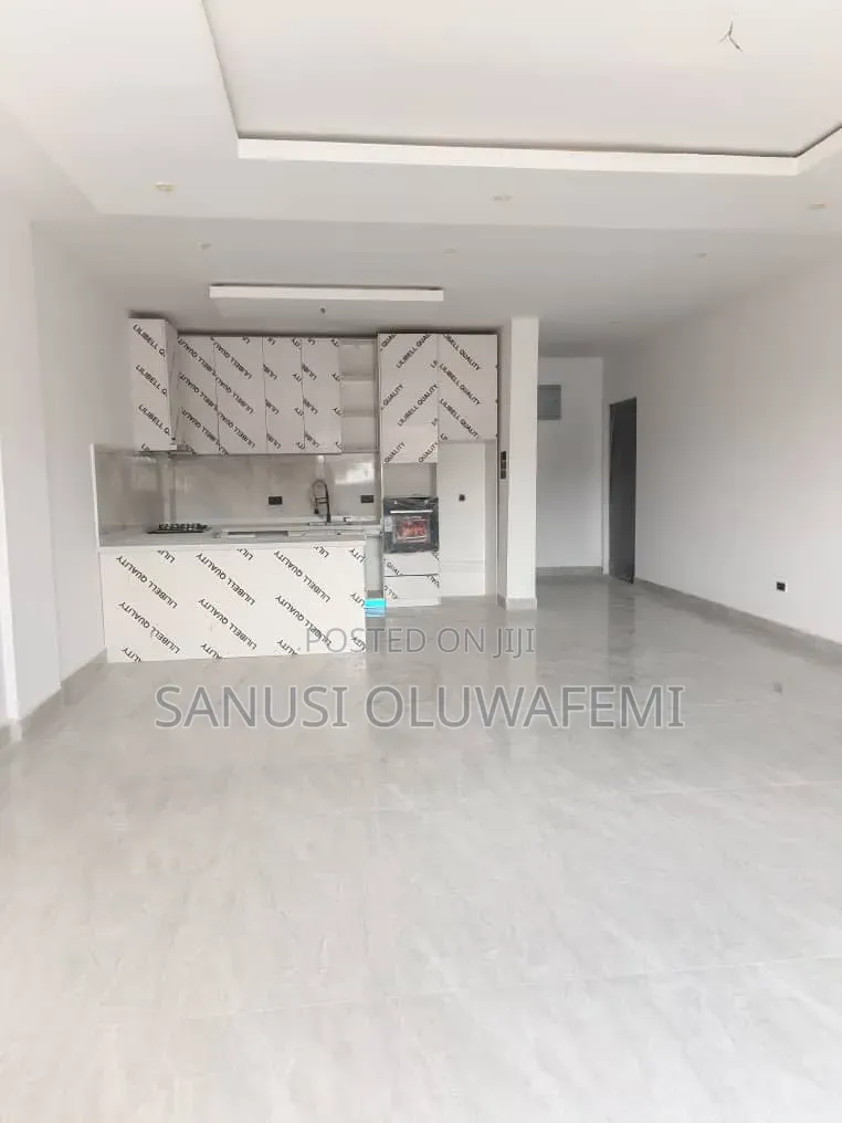 2bdrm Block of Flats in Lekki Phase 1 for sale
