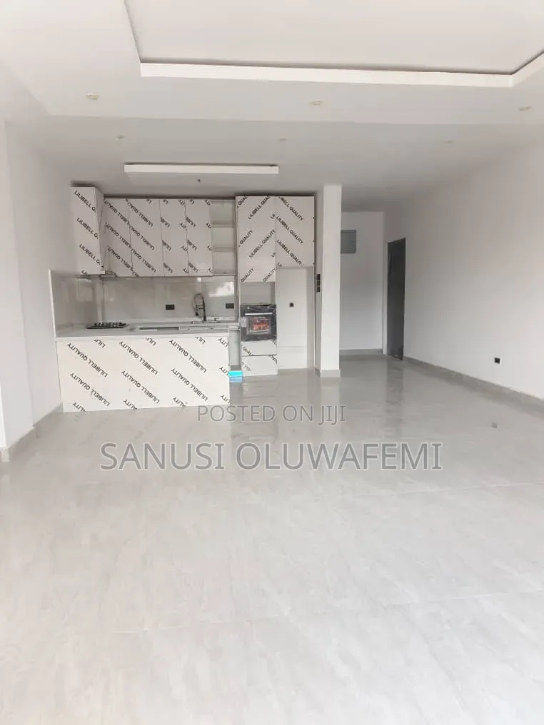2bdrm Block of Flats in Lekki Phase 1 for sale