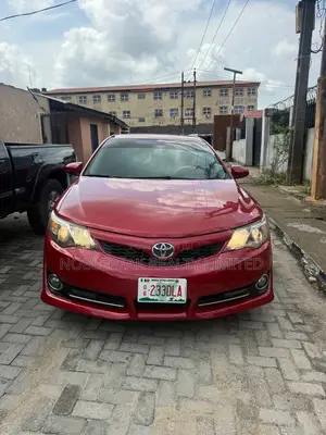 Toyota Camry SE 4dr Sedan (3.5L 6cyl 6A) 2014 Red