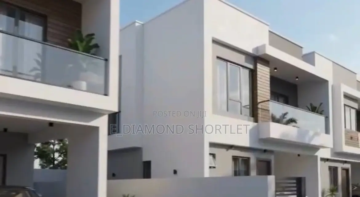 4bdrm Townhouse/Terrace in Atunrase Estate, for sale