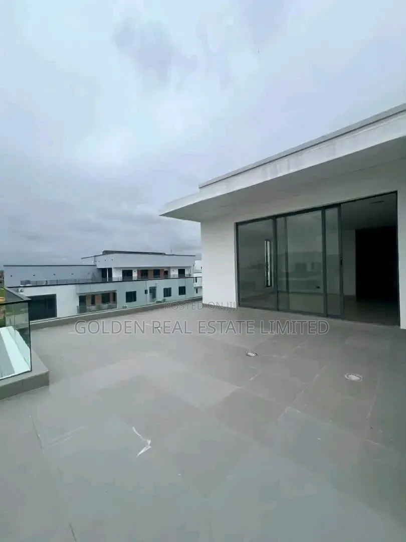 5bdrm Duplex in Ikate for sale
