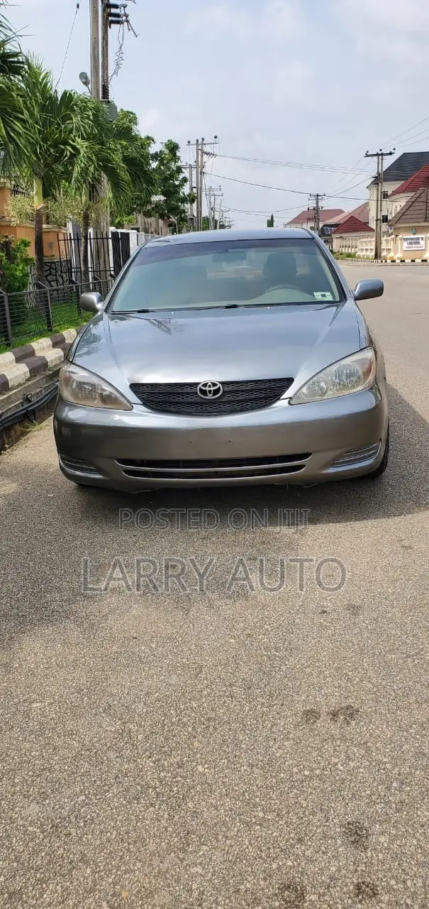 Toyota Camry 2004 Gray