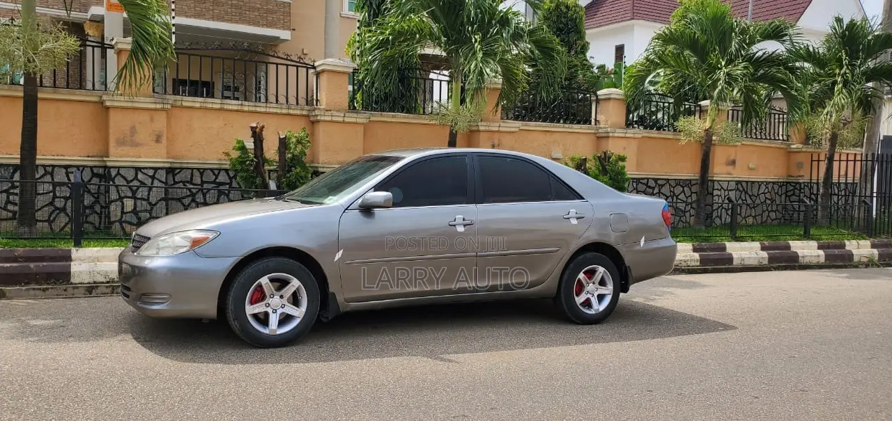 Toyota Camry 2004 Gray