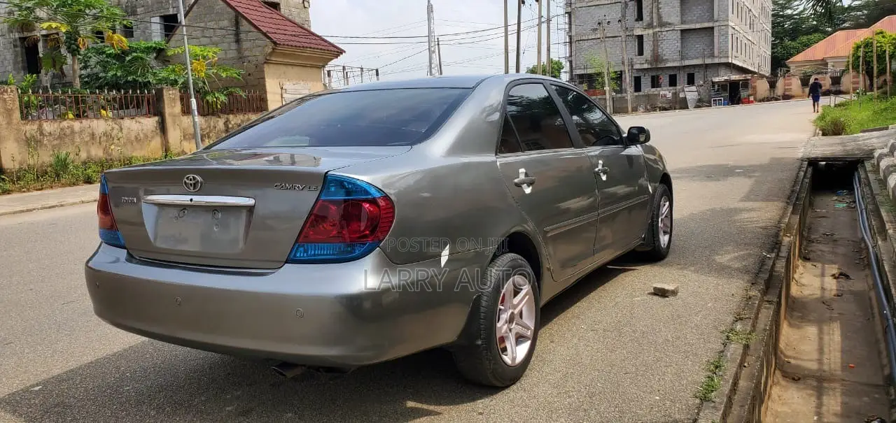 Toyota Camry 2004 Gray