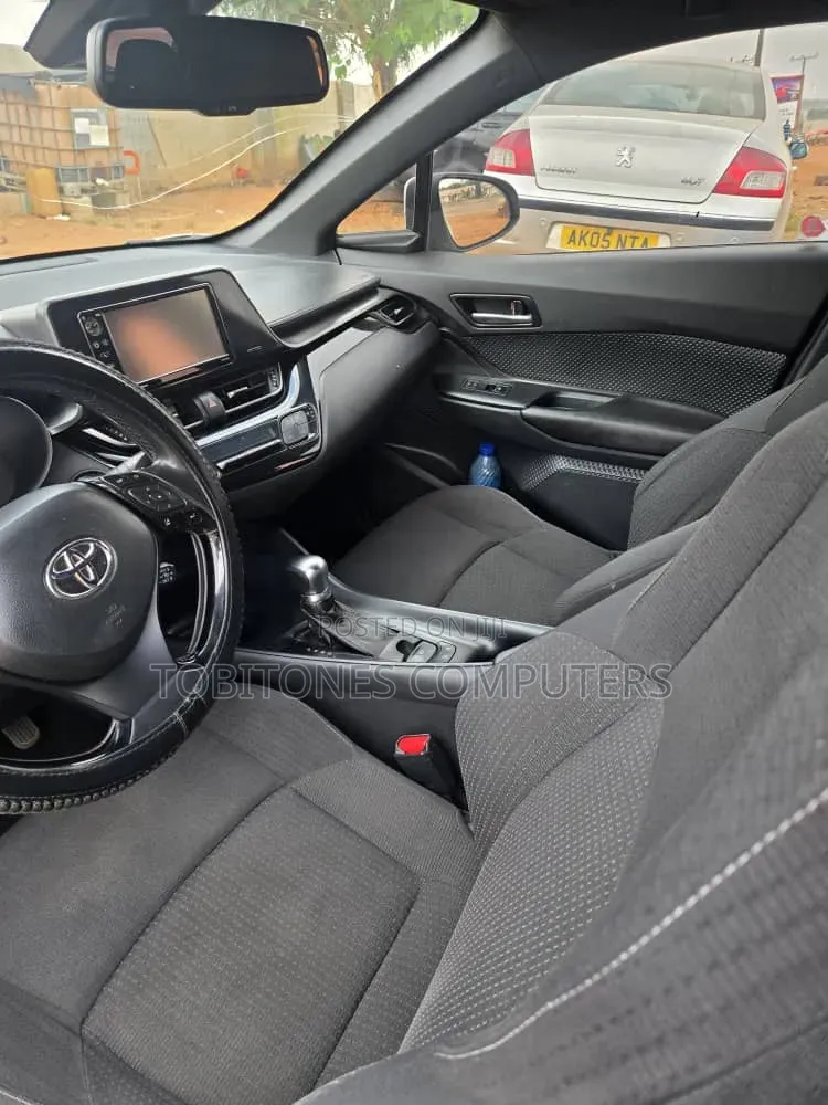 Toyota C-HR 2021 White