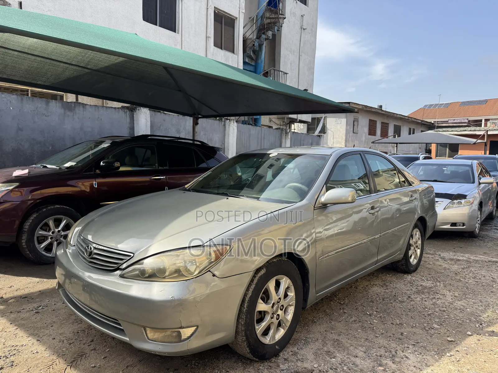 Toyota Camry XLE V6 4dr Sedan (3.0L 6cyl 5A) 2005