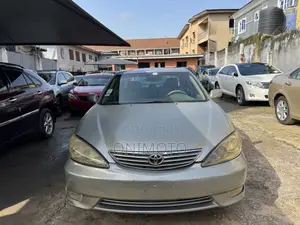 Toyota Camry XLE V6 4dr Sedan (3.0L 6cyl 5A) 2005