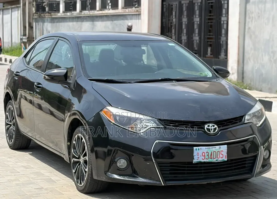 Toyota Corolla S 4dr Sedan (1.8L 4cyl CVT) 2016 Black