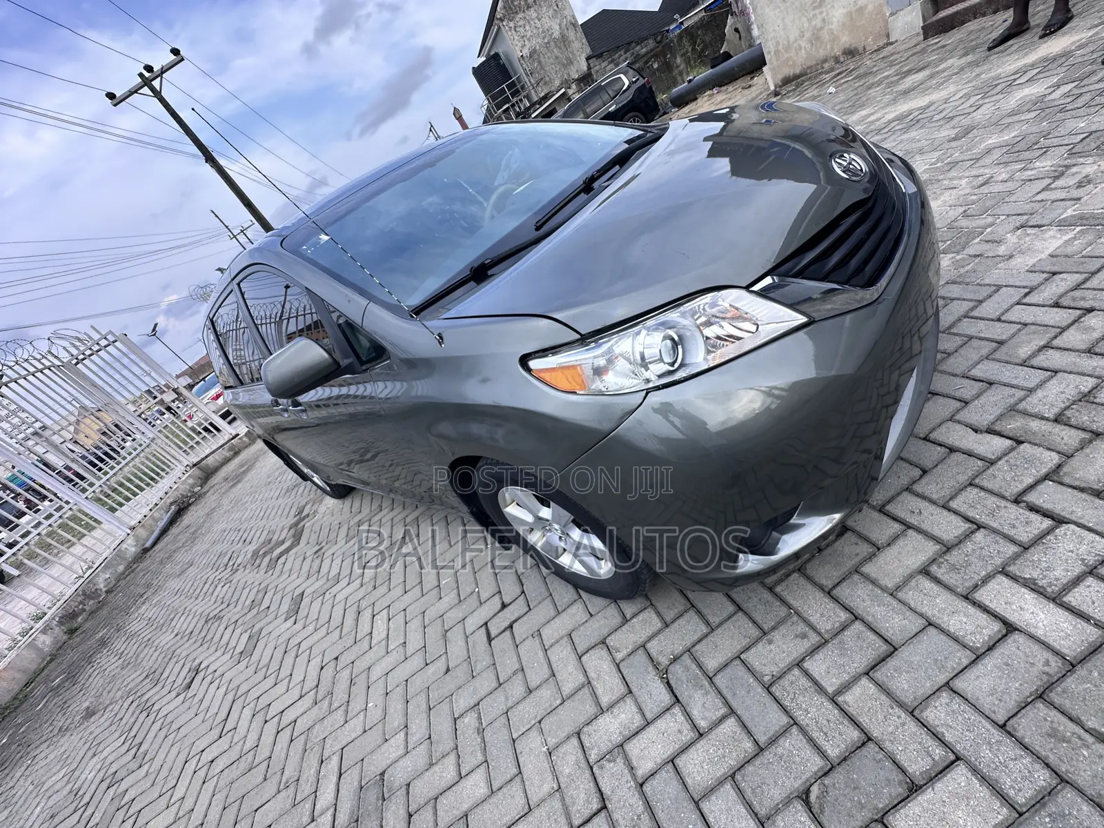 Toyota Sienna 2011 Gray