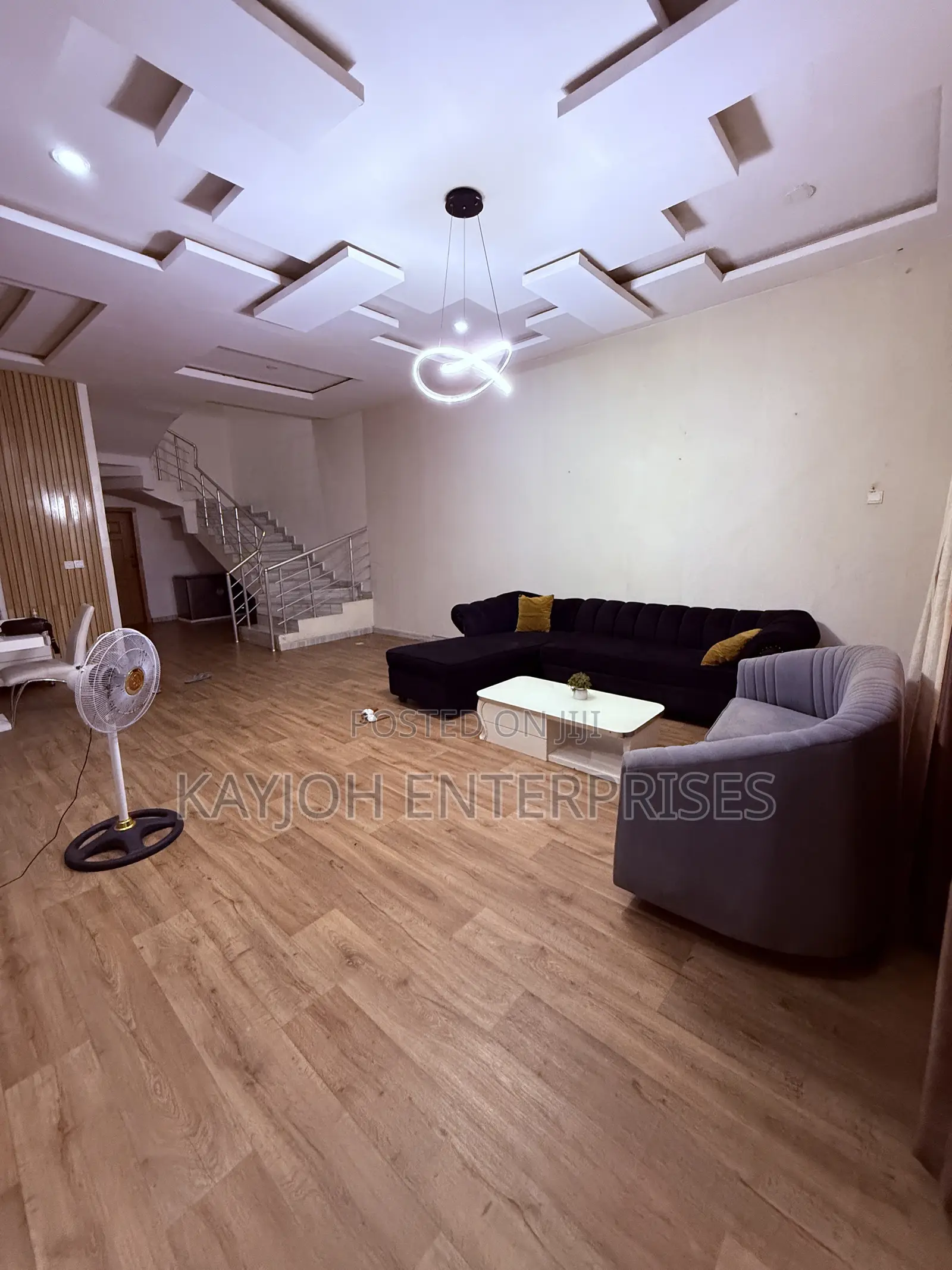 4bdrm Duplex in Thomas Estate for sale