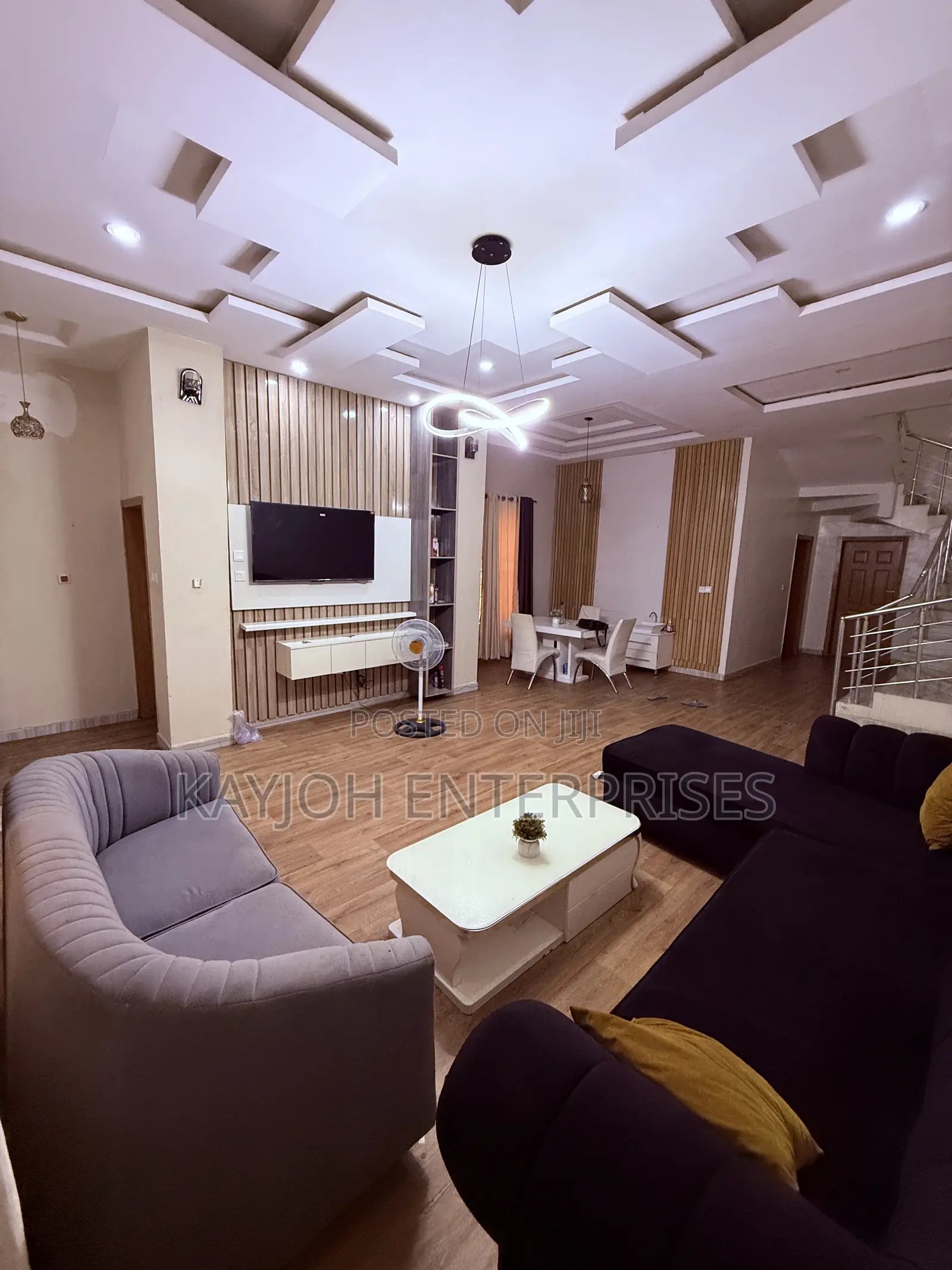4bdrm Duplex in Thomas Estate for sale
