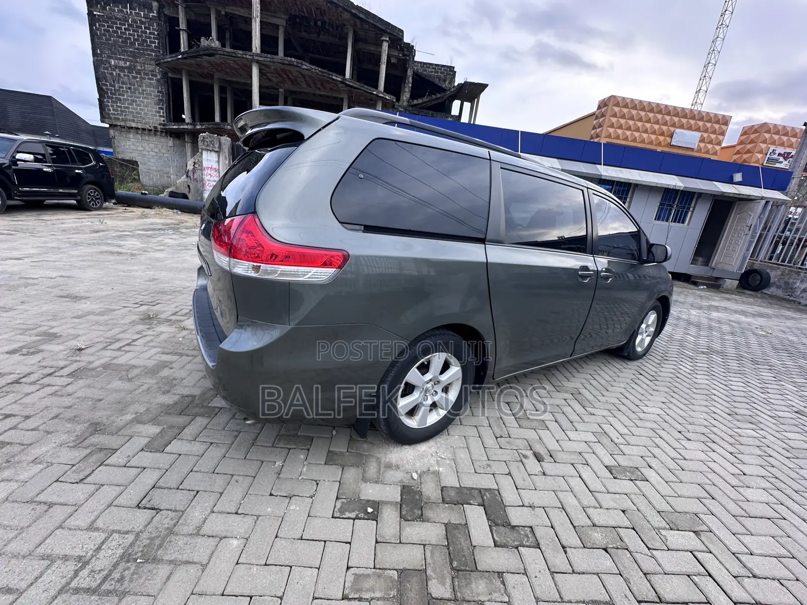 Toyota Sienna 2011 Gray