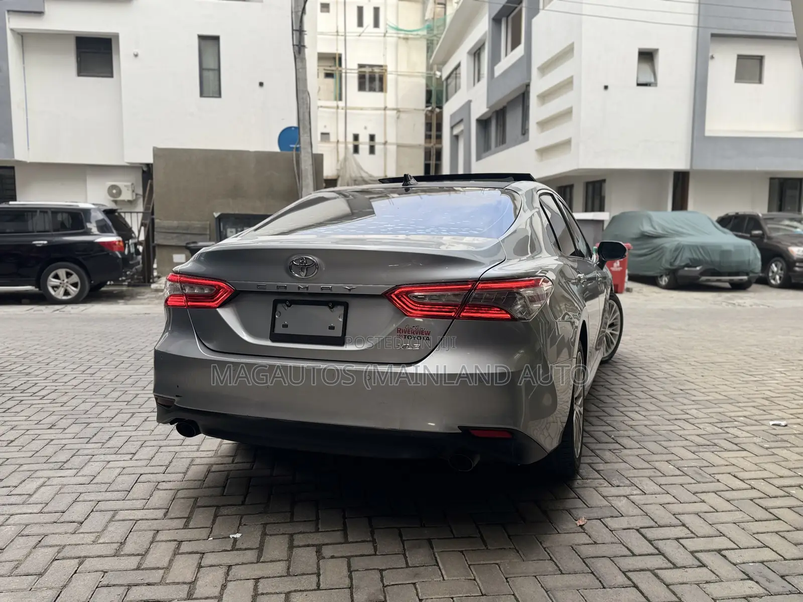 Toyota Camry XLE V6 FWD (3.5L 6cyl 8AM) 2018 Silver