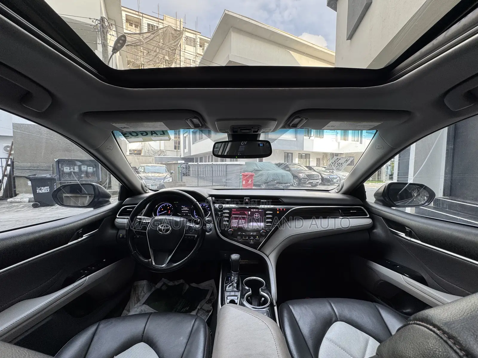Toyota Camry XLE V6 FWD (3.5L 6cyl 8AM) 2018 Silver