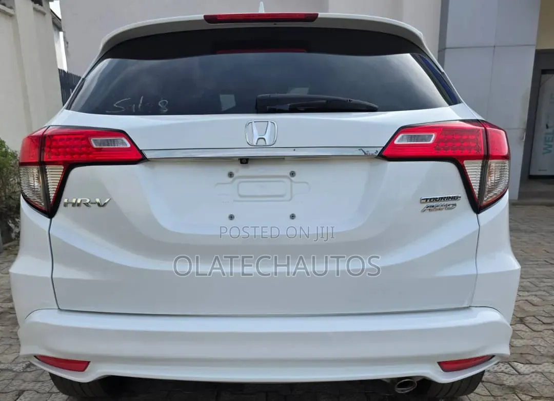 Honda HR-V Touring AWD 2019 White