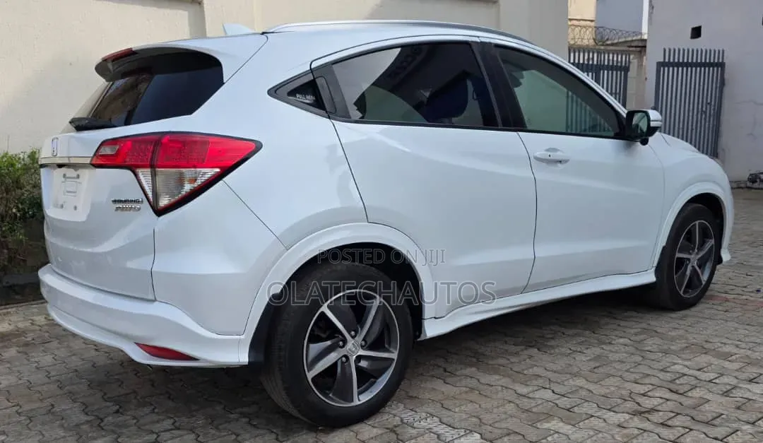 Honda HR-V Touring AWD 2019 White