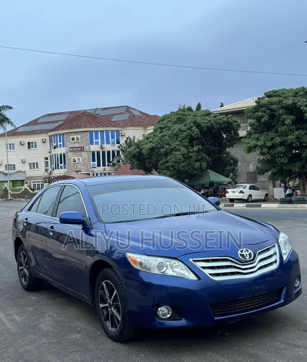 Toyota Camry 2011 Blue