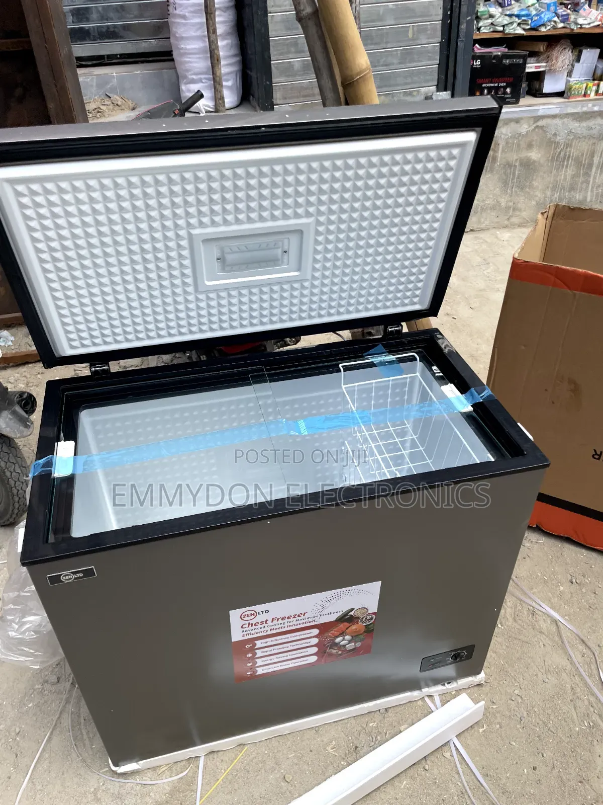 ZEN LTD 200L Chest Freezer for Hotels and Cafés