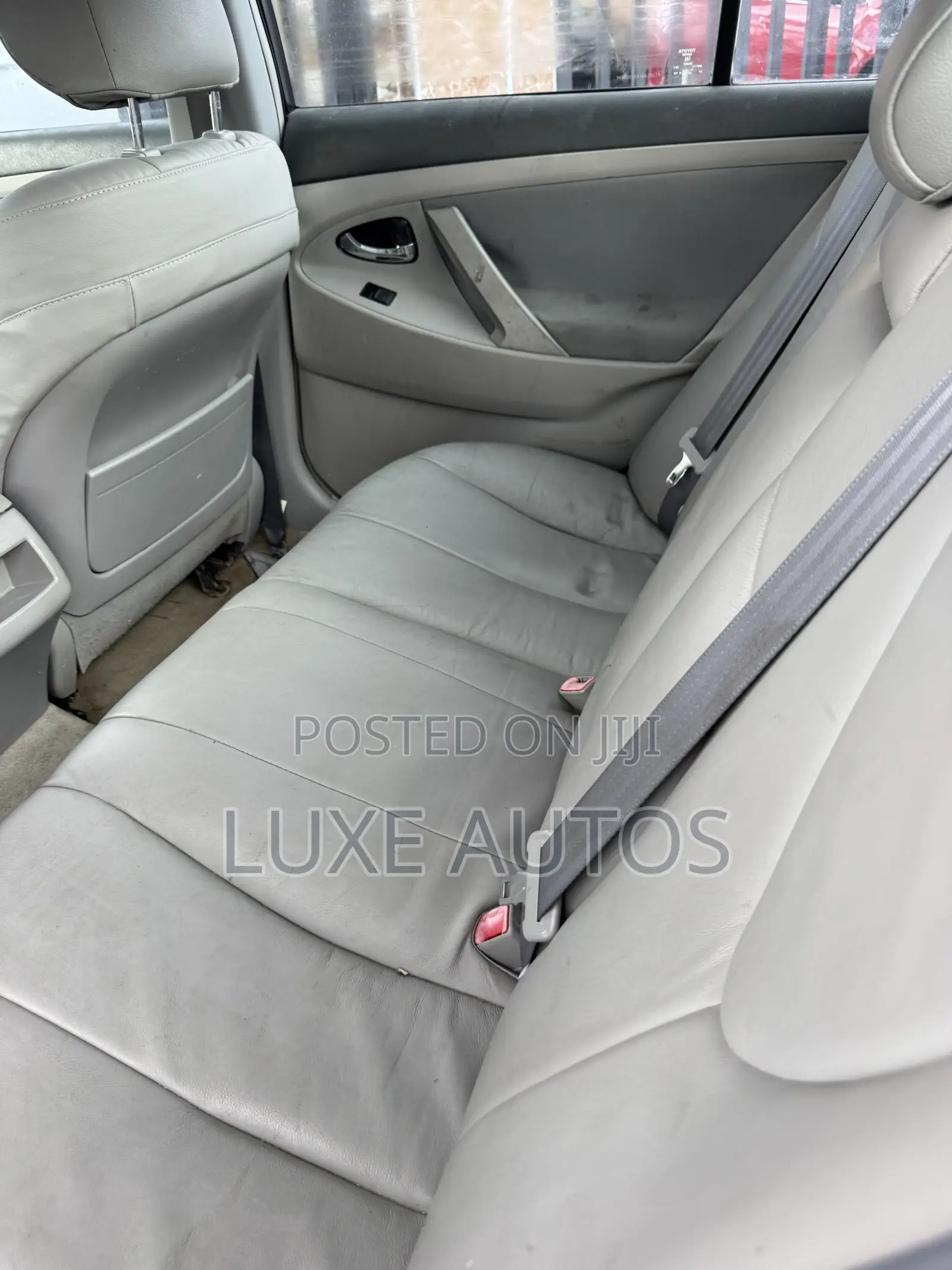 Toyota Camry LE 4dr Sedan (2.5L 4cyl 6AM) 2010 Silver