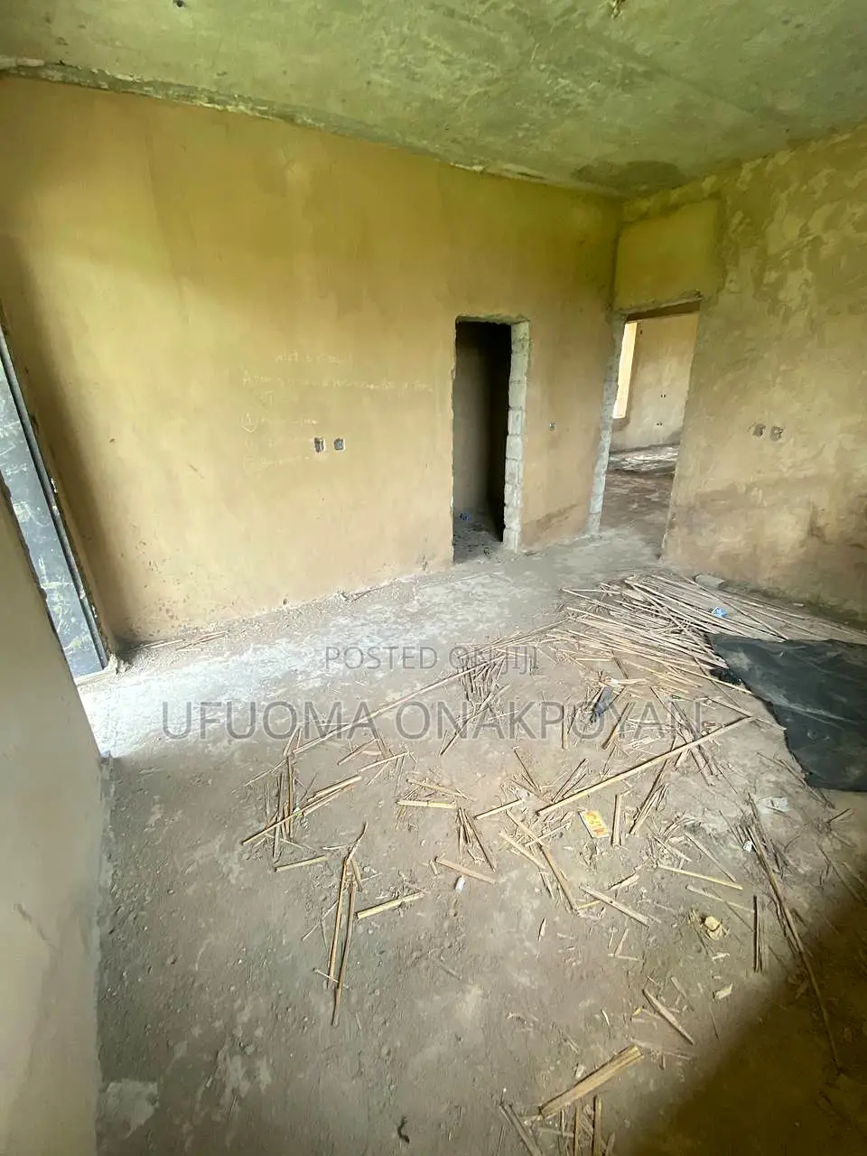 5bdrm Duplex in Idu Industrial for sale