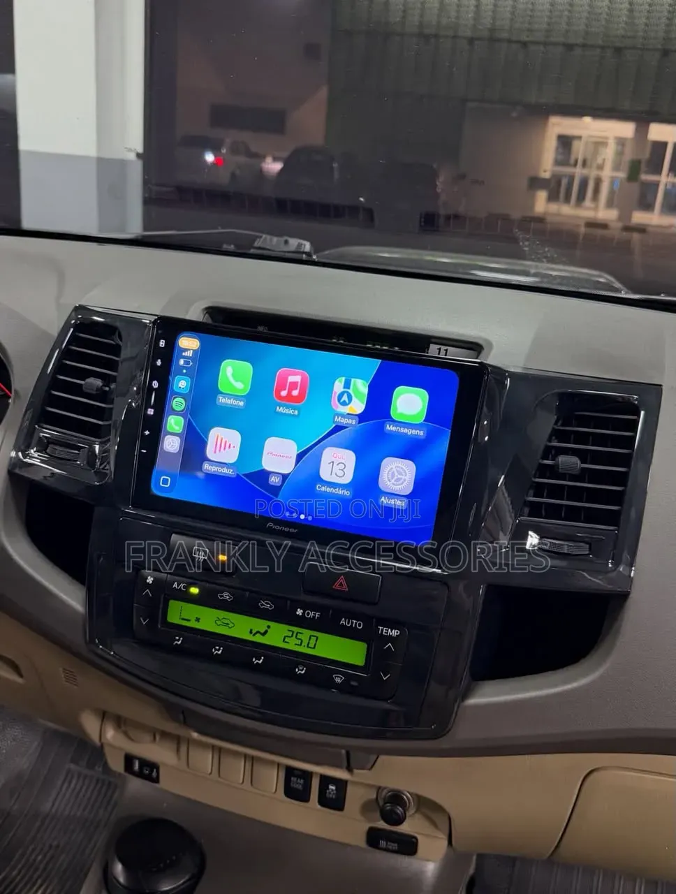 Toyota Hilux 2005-2014 Navigation Apple Carplay/Android Auto